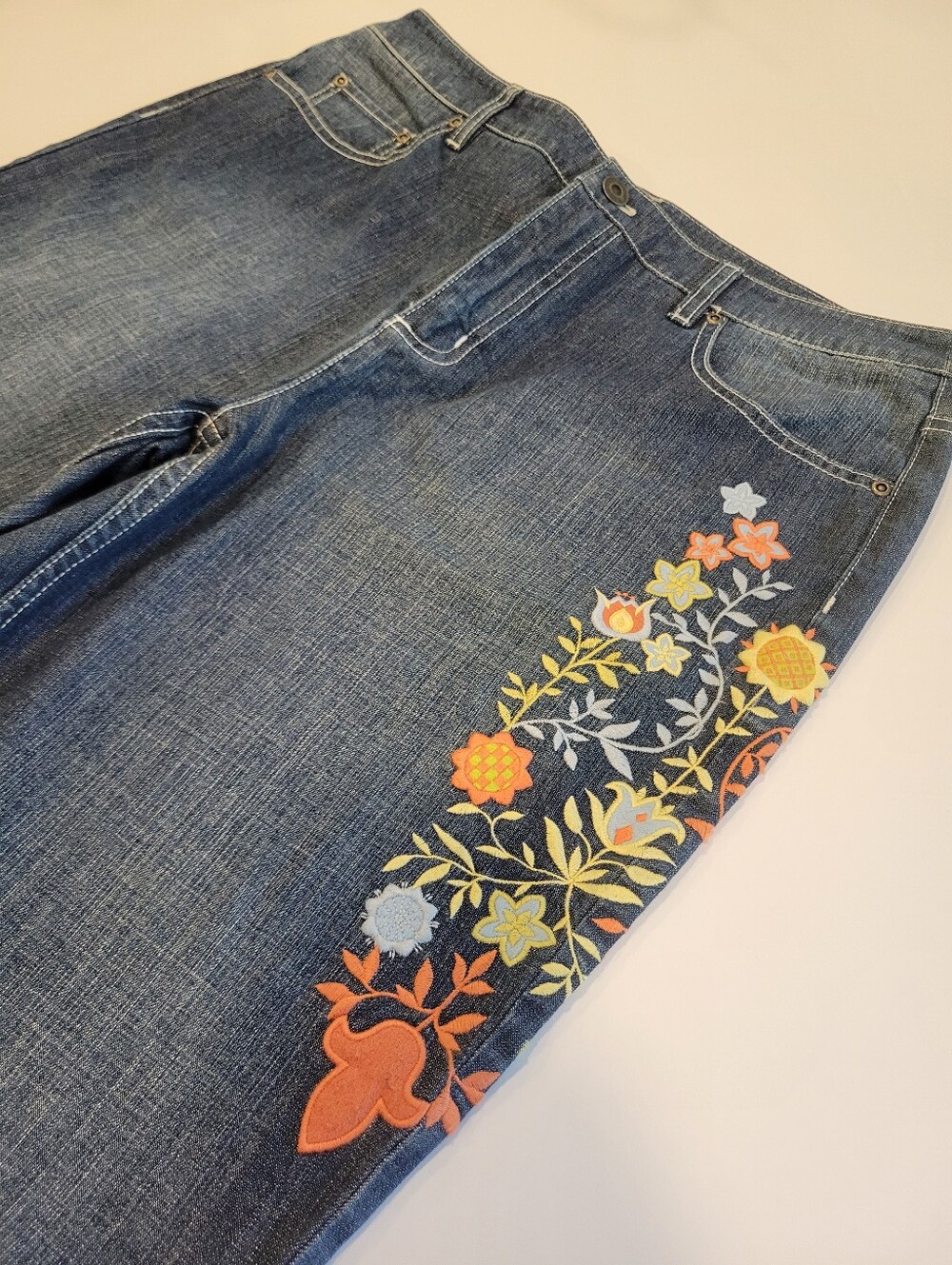 Talbots Size 12 Embroidered Floral Side Leg Stretch Denim Jeans Boho Y2K Fall